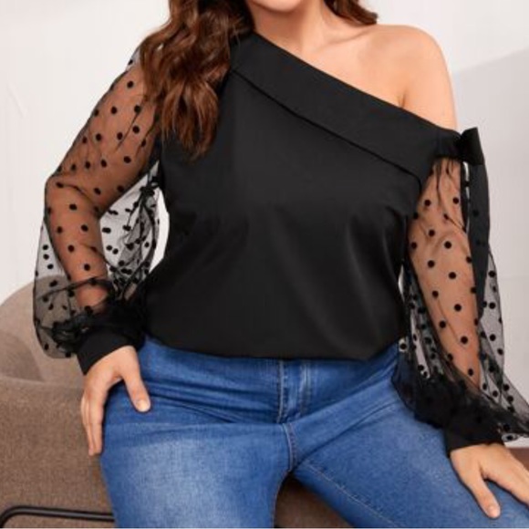 Plus size asymmetrical hem mesh sleeve blouse